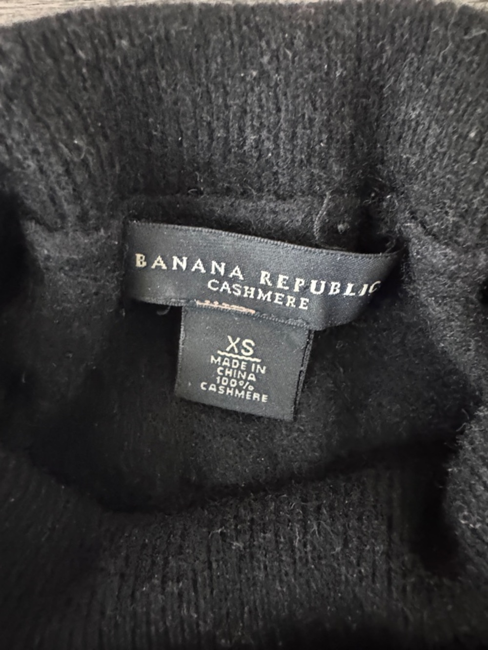 🌼BANANA REPUBLIC🌼 100% Cashmere Black Turtleneck Sweater, Size XS - Picture 3 of 6